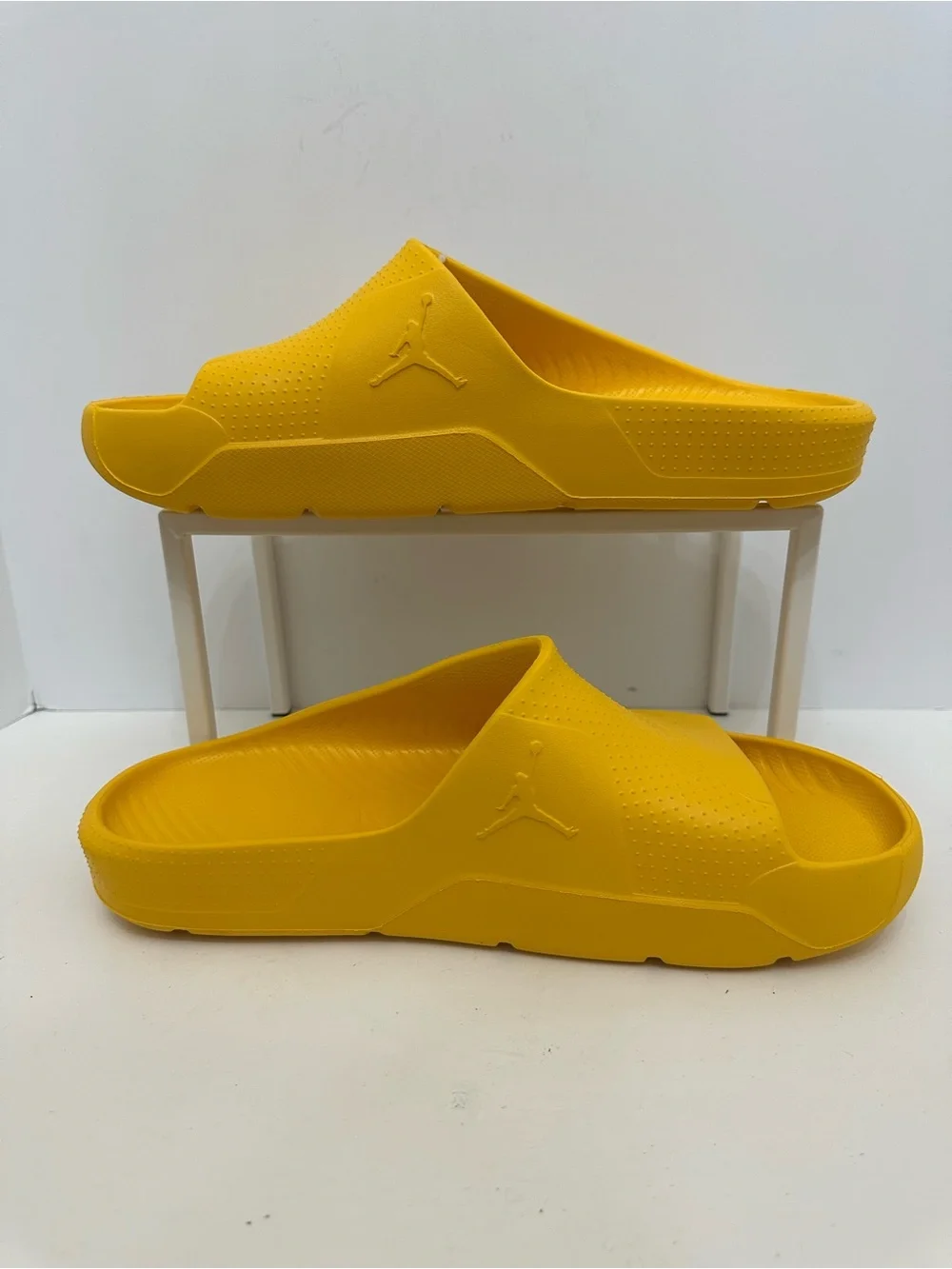 BNWT Jordan Post Slides Yellow SZ 12